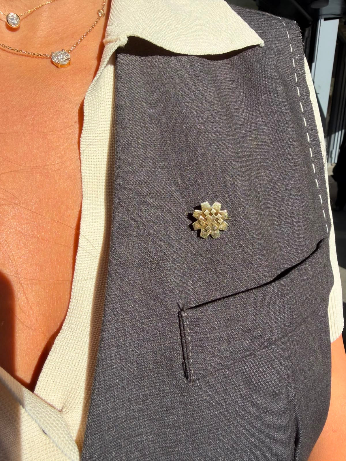 Arfaj Flower Brooch